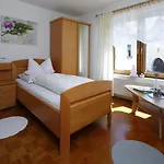 Zur Burg Fogadó *